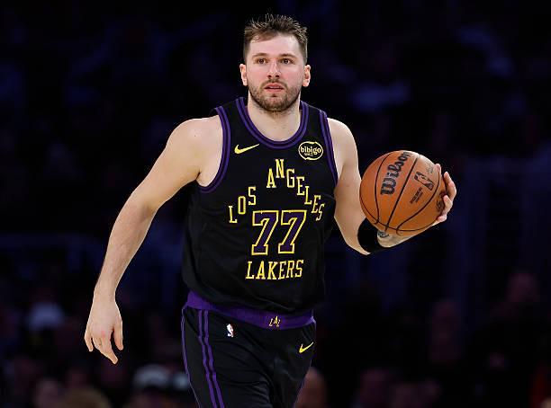 炸金花下载-东契奇仅用时18分钟便取得三双，创造湖人队史最快纪录