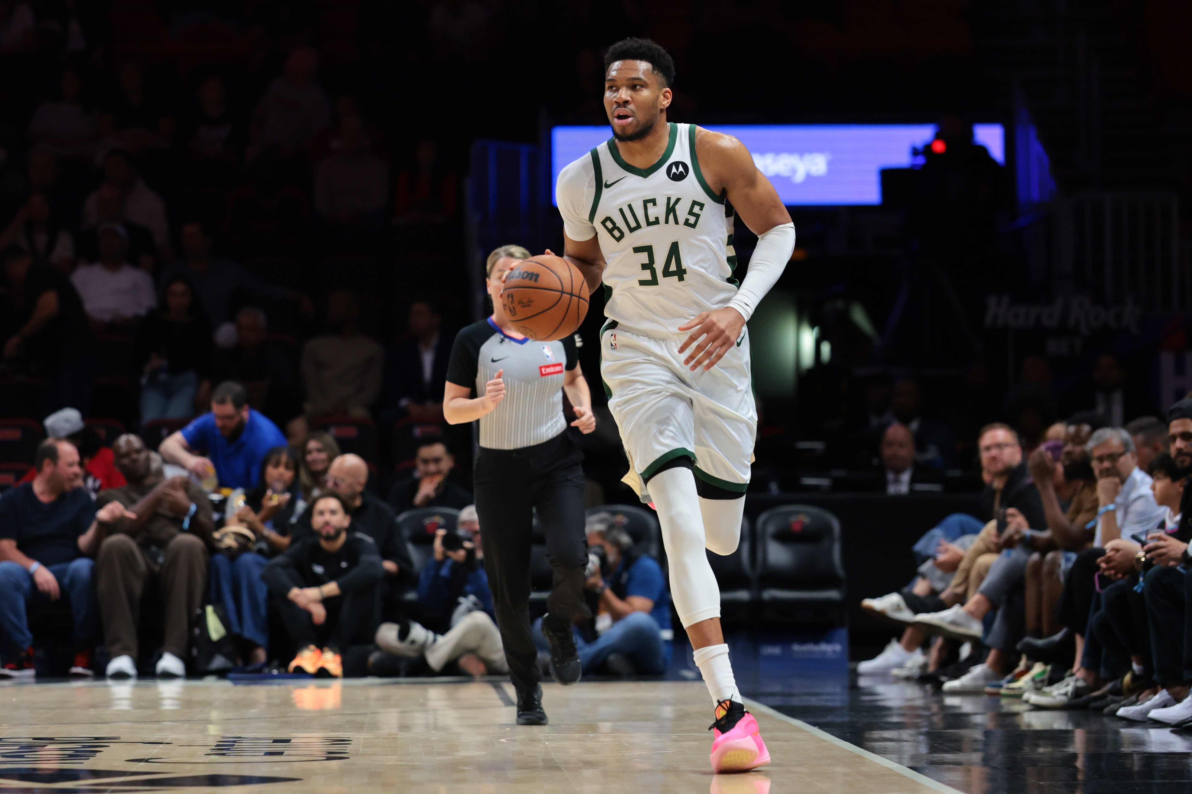 炸金花下载-字母哥：我不会做影像检查 我打算先回家休息看看明天感觉如何